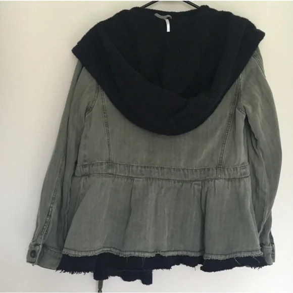 💚 Free People Slouchy Utility Jacket. Army Green w/ Black Accents & hood. XS 💚 - Picture 4 of 15